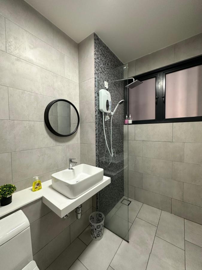 Sea View The Shore Luxury Newly Renovated Homestay Kota Kinabalu Buitenkant foto